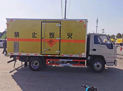 永登爆破器材运输车技术升级与安全合规新趋势
